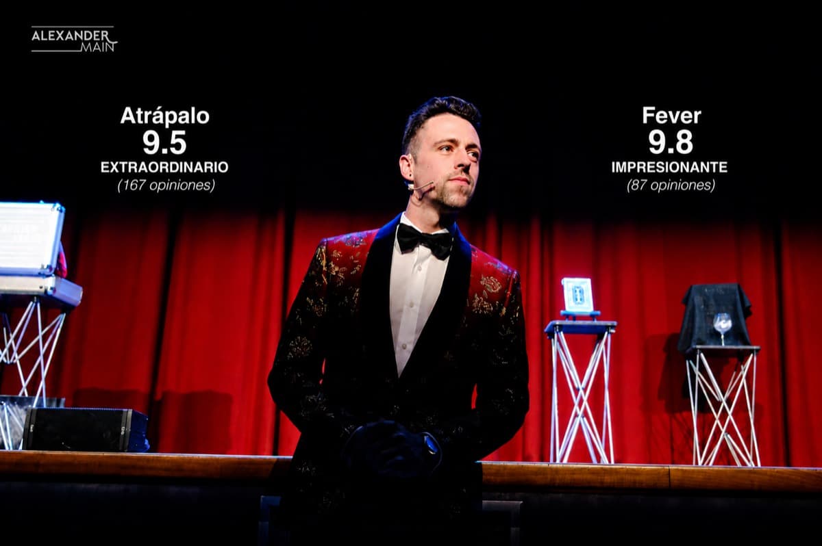 Alexander Main durant l'espectacle La Màgia Existeix